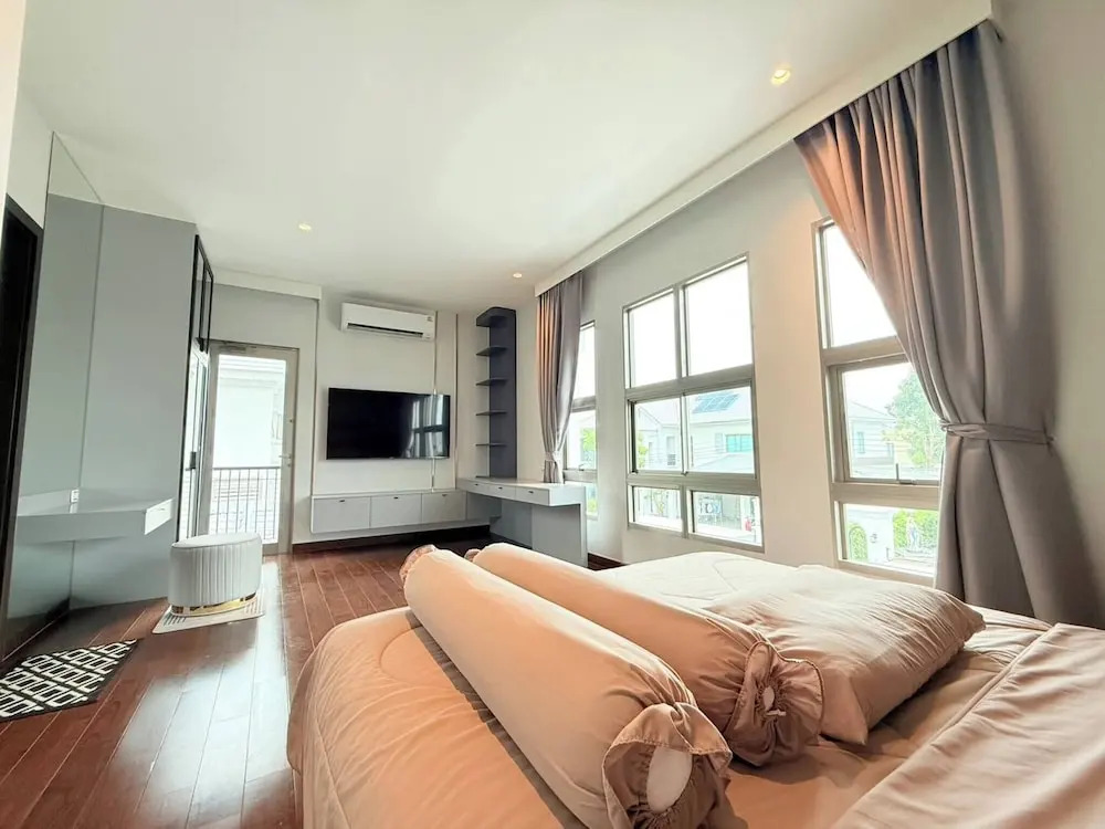 Luxury House Near Suvarnabhumi Airport