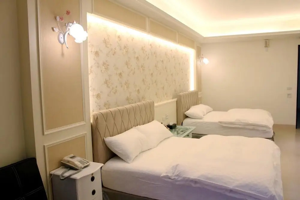 Ku Family B&B