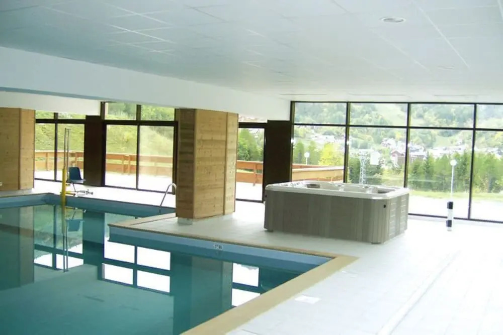 Spacious apartment with a view near the slopes of Valloire
