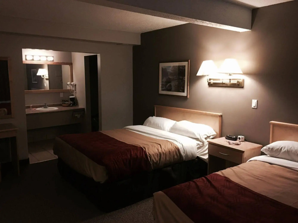 Econo Lodge Golden