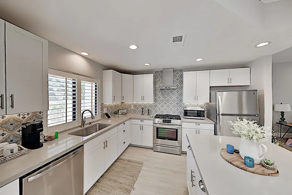 Newly Renovated 2020! 3 Bedroom Condo