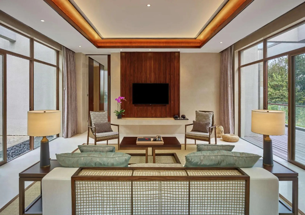 Lushan West Sea Resort, Curio Collection by Hilton
