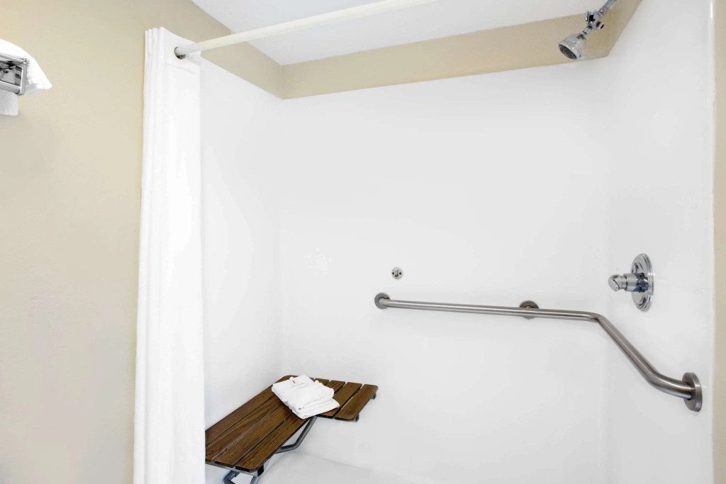 Super 8 by Wyndham Whiteville