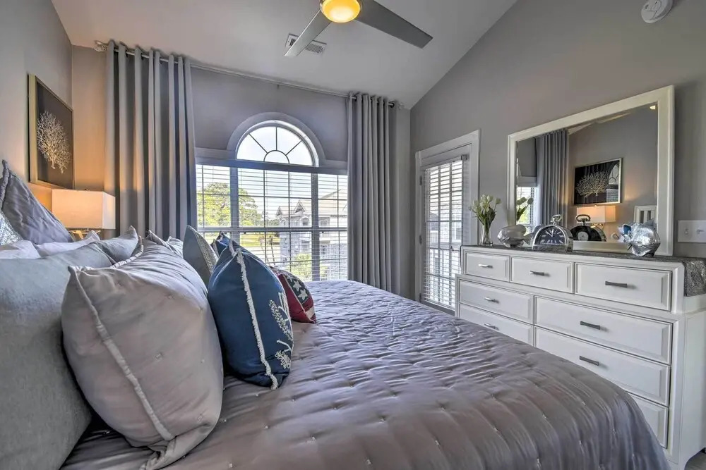 Myrtle Beach Condo: Golf Course + Pool View!