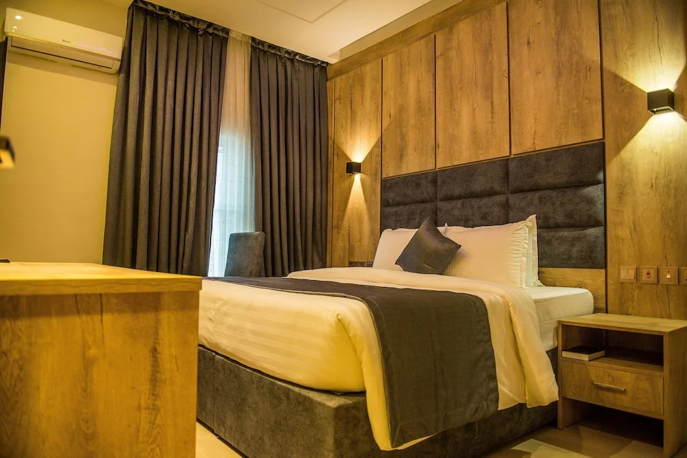 Pinnatech Suites