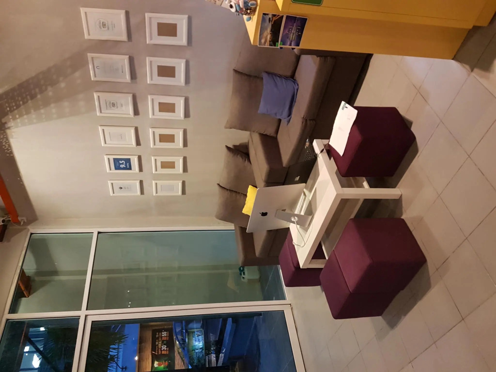 SKYPOD Hostel
