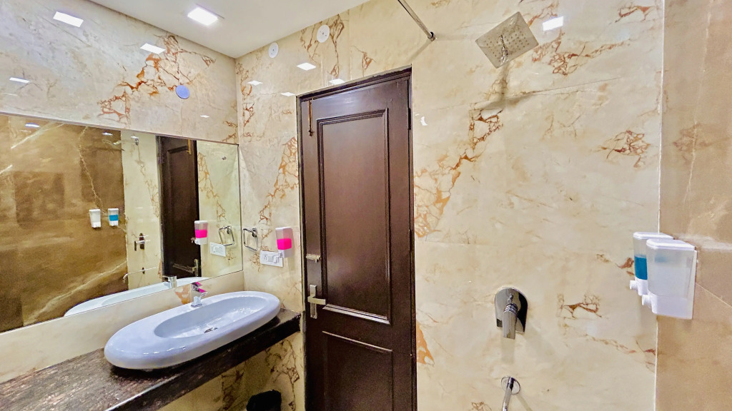 Park Stylish Studio, Dlf, Cyber City, Sector 25