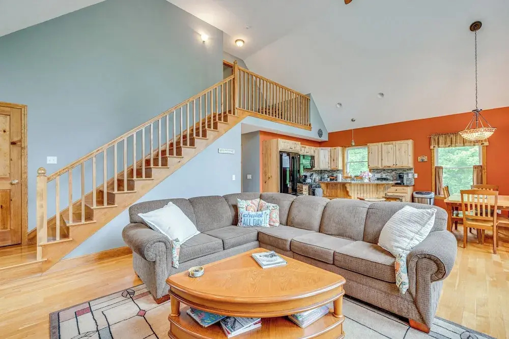 Ski, Hike & Fish: Chalet w/ Hot Tub in Conway