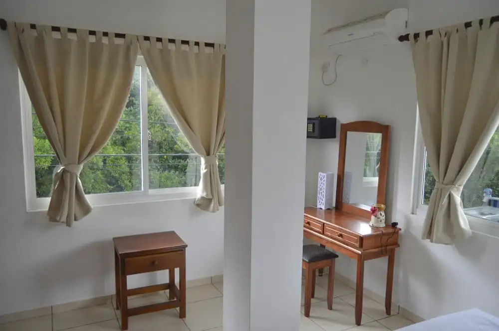 Chez Payet Airport Guesthouse