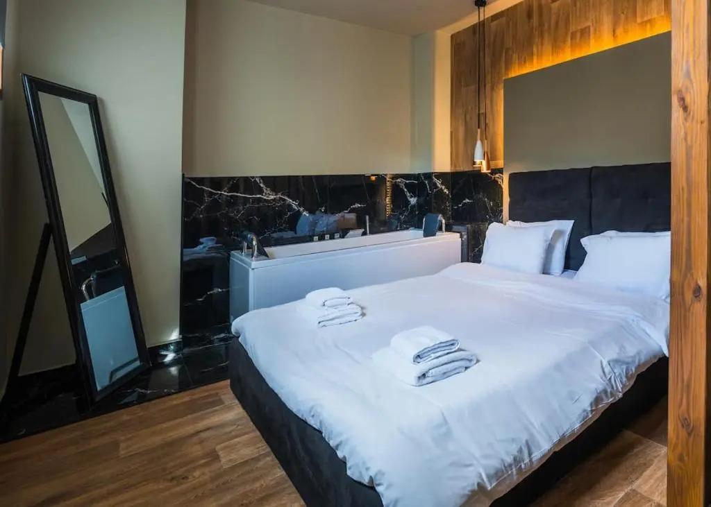 NOHO Boutique , premium living Dikeou 8