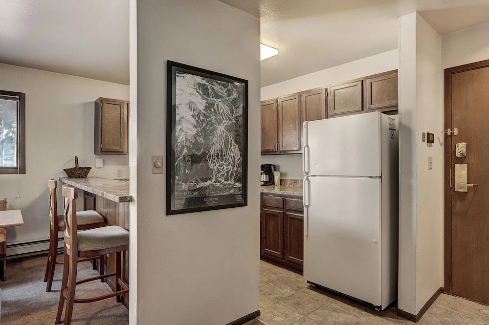 1125 Flying Dutchman 1 Bedroom Condo by RedAwning