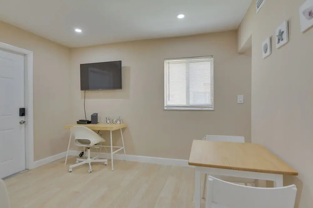 Refreshing Miami Apartment: 4 Mi to the Beach!