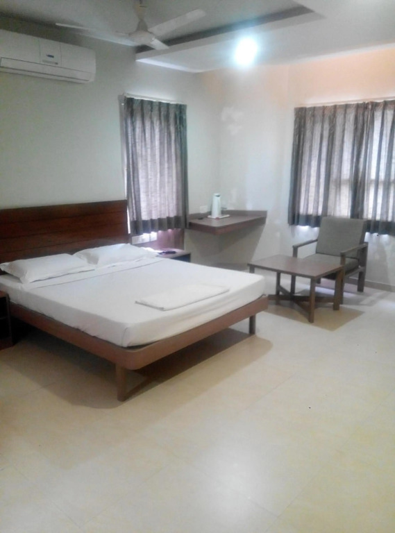 OYO Flagship 19581 Hotel Raj Classic MG Road