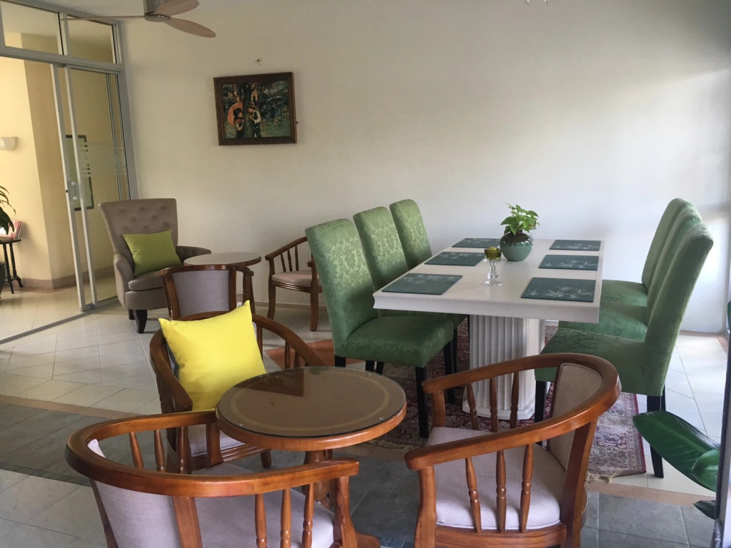 Lakeview Apartment