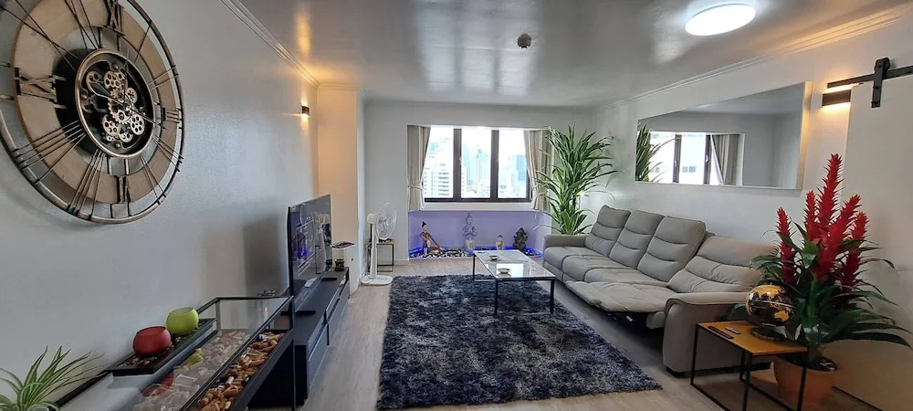 Newly Renovated 1 Bedroom Condo Nana
