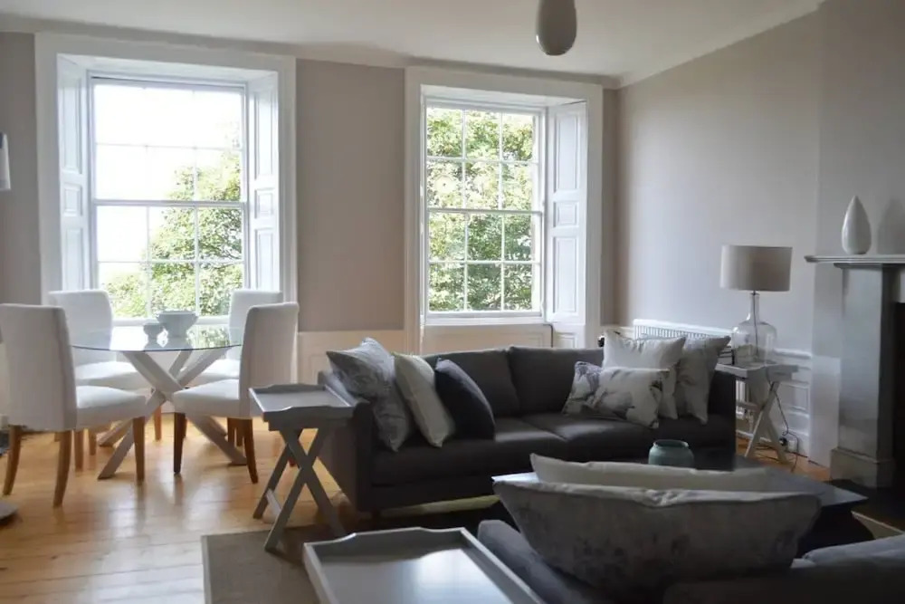 4 Bedroom Clock Tower Apartment In Edinburgh