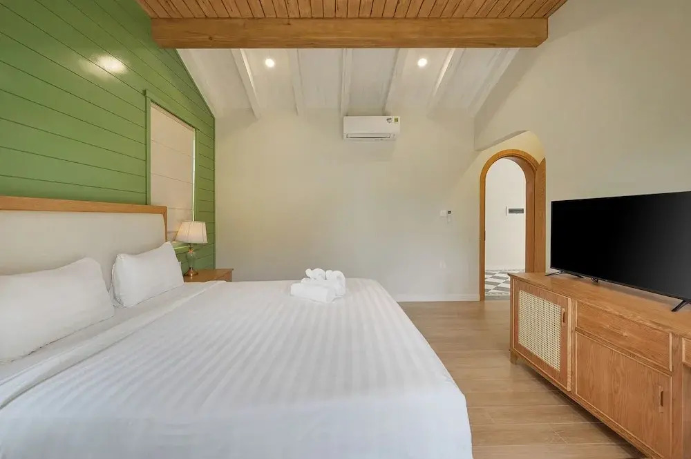 Hillside condo at Sunset town - Southern Phu Quoc