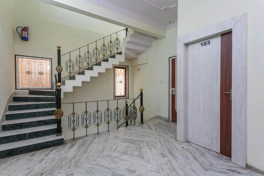 OYO 28865 Shubh Shree Guest House