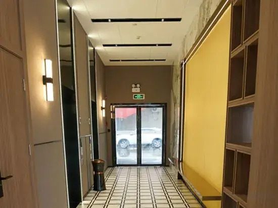 Aimei Zunxiang Hotel (Jingmen Yima Guangcai Great Market Shop)