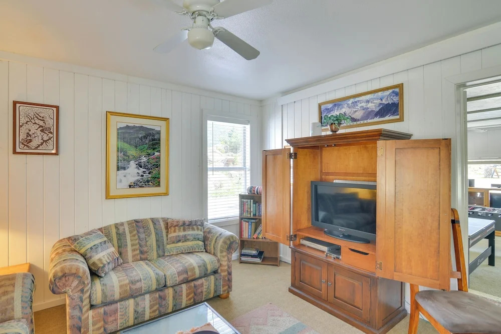 Buena Vista Creekside Home w/ Private Hot Tub!