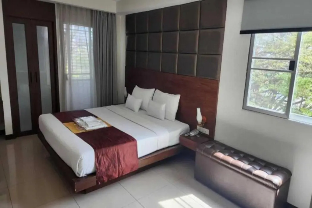Collection O The Bangkok Cha Cha Suite