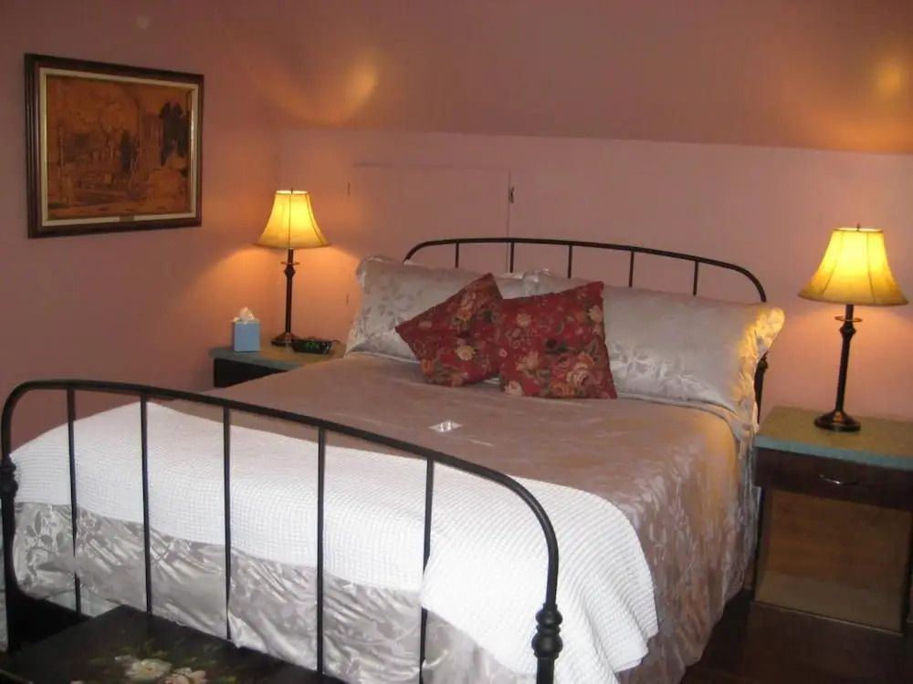Phoenix House B&B