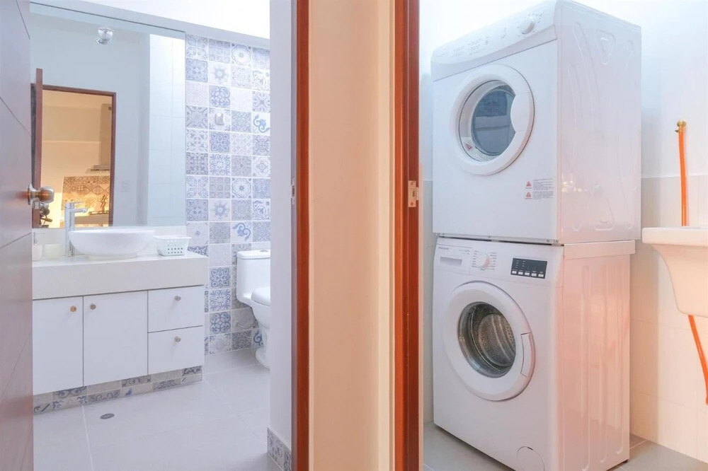 Modern 1 BR Barranco Apartment High Floor