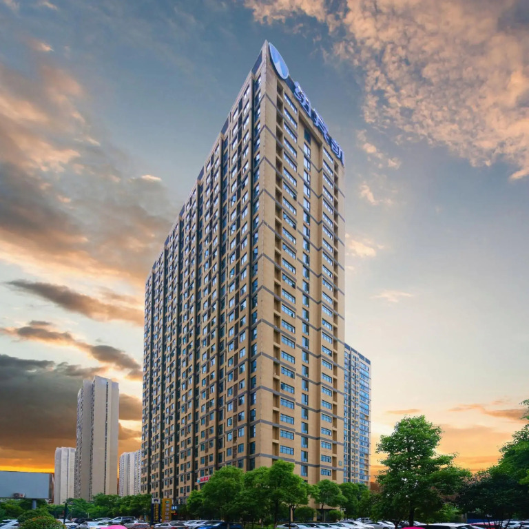 New Beacon Chuyue Hotel (Jiangxia Tan Xinpei Park Subway Station)