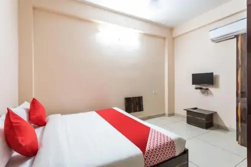 Hotel Pushpwant by OYO Rooms