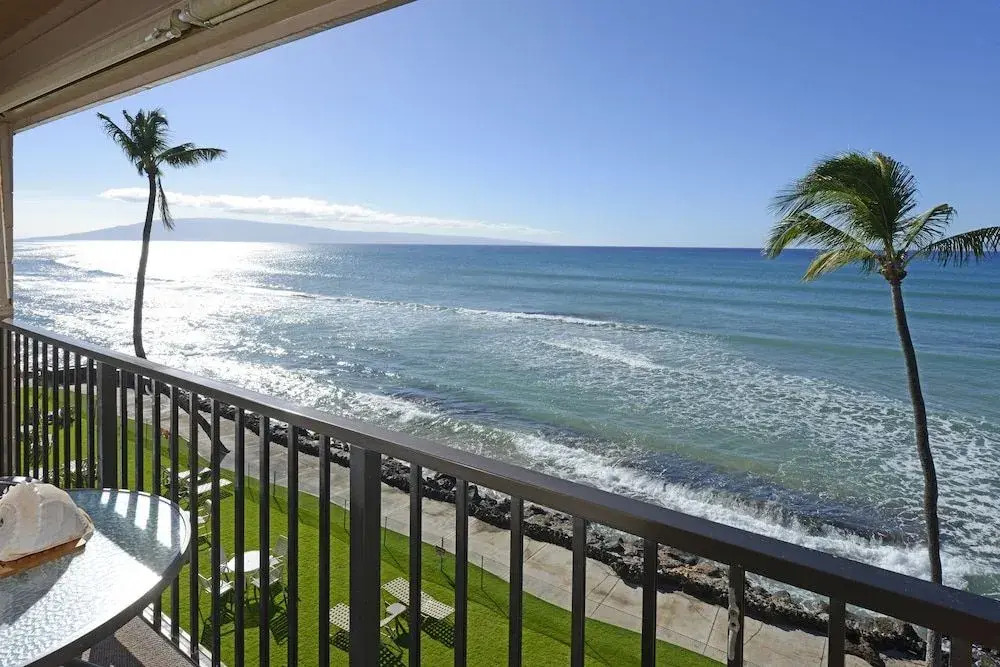 Kaleialoha #413 1 Bedroom 1 Bathroom Condo by Redawning