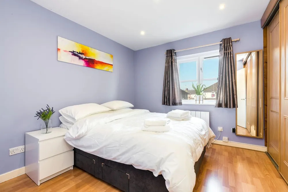 NEW 2BD Garden Flat Quick Access to Central London