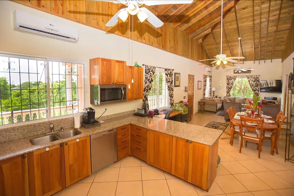 Seaside Inn Roatan