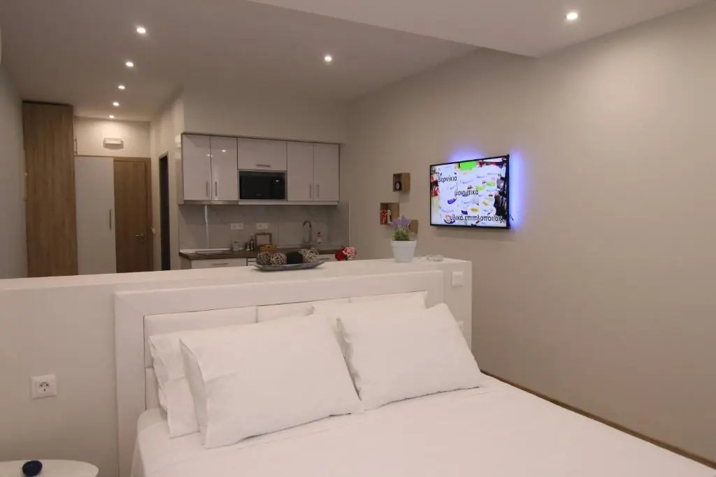 Lakones Deluxe Suites