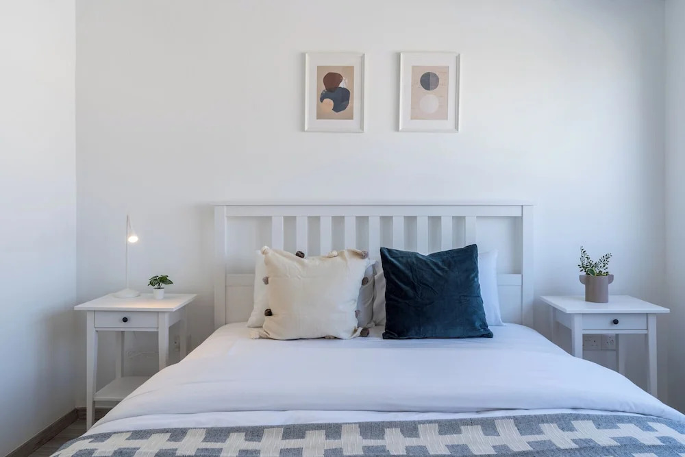 Hermes 2-BR Apt. & Balcony in Larnaca