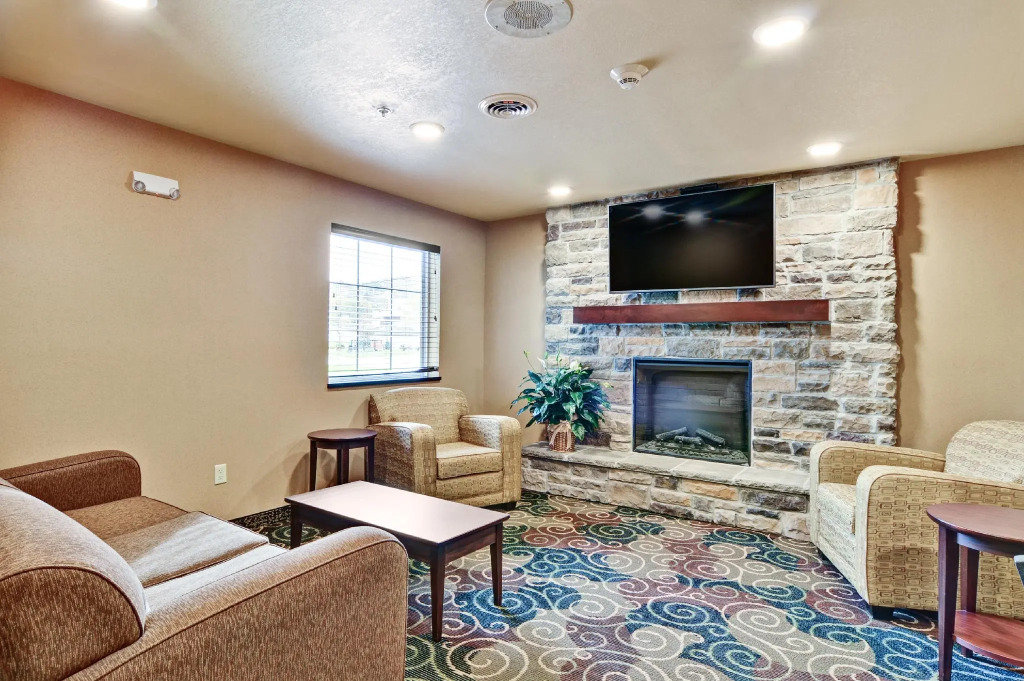 Cobblestone Inn & Suites - Ambridge, PA