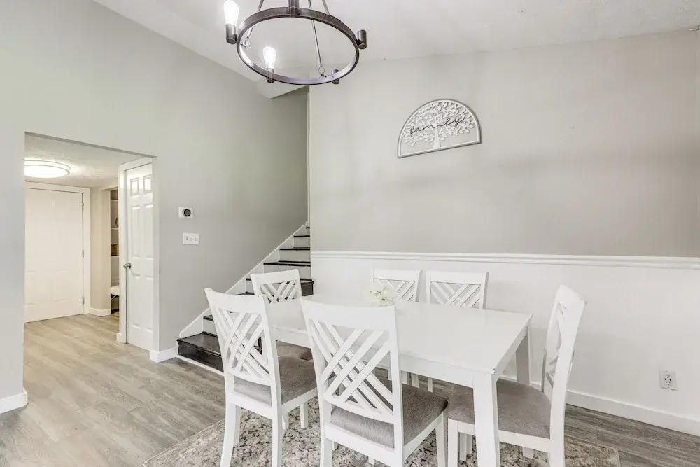 18 Mi to Dtwn Atlanta: Pet-friendly Home w/ Yard!