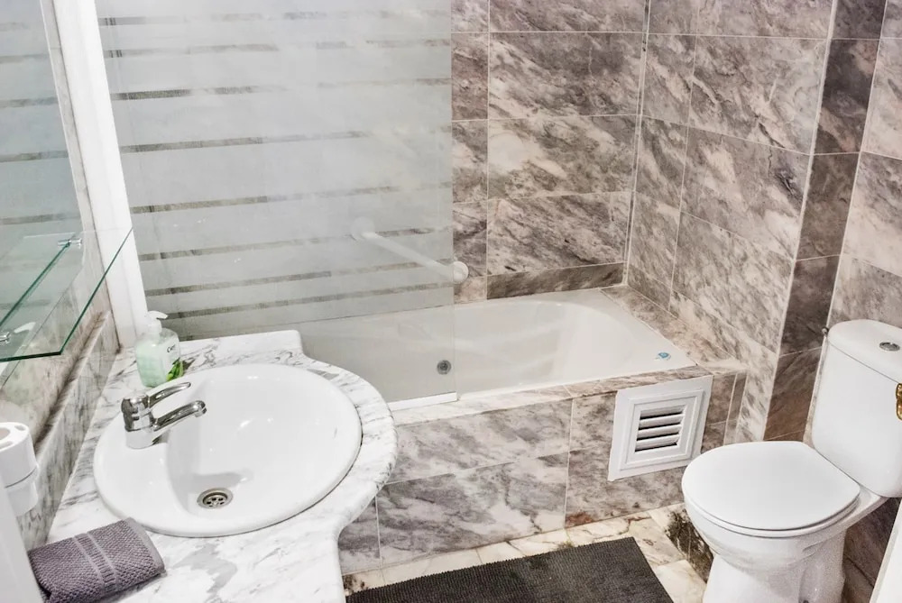 Apartment - 2 Bedrooms with Pool and WiFi - 107322