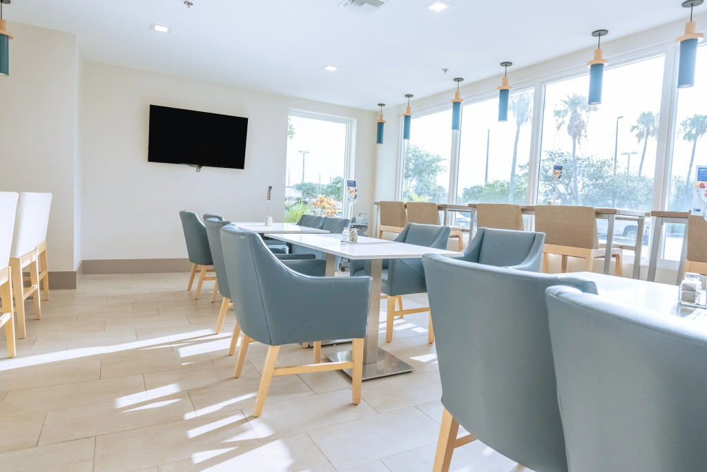 Holiday Inn Express Hotel & Suites Cocoa Beach by IHG