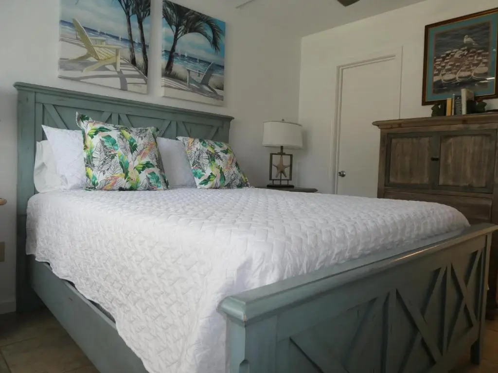 Beachside Bungalow: Surfside I #104