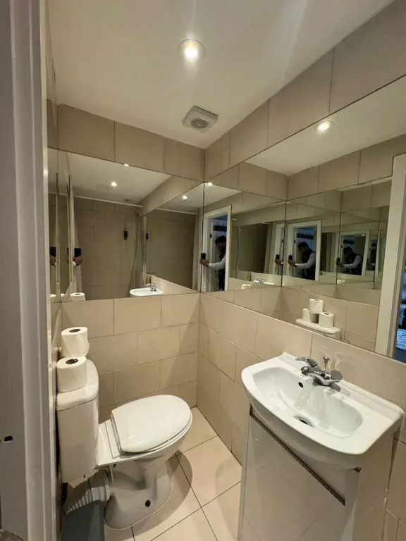 Imperial Hogarth Road Apartment