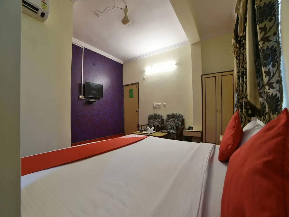 OYO 10599 Hotel R Inn Residency