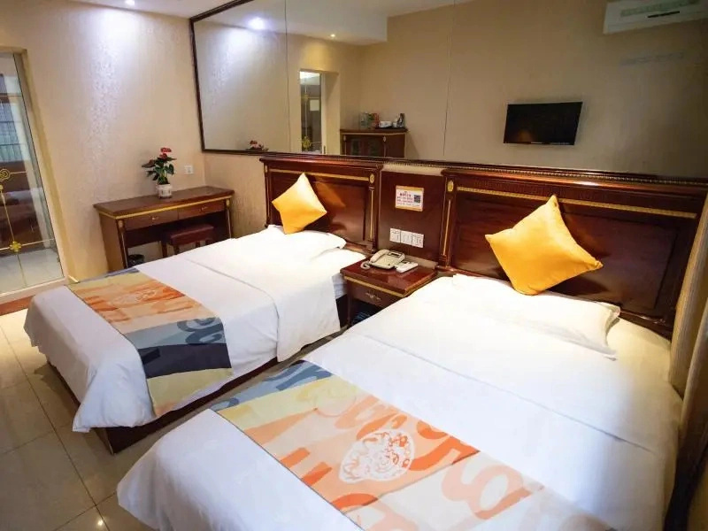 Shell Hefei Chaohu Railway Station Wanda Plaza Hotel