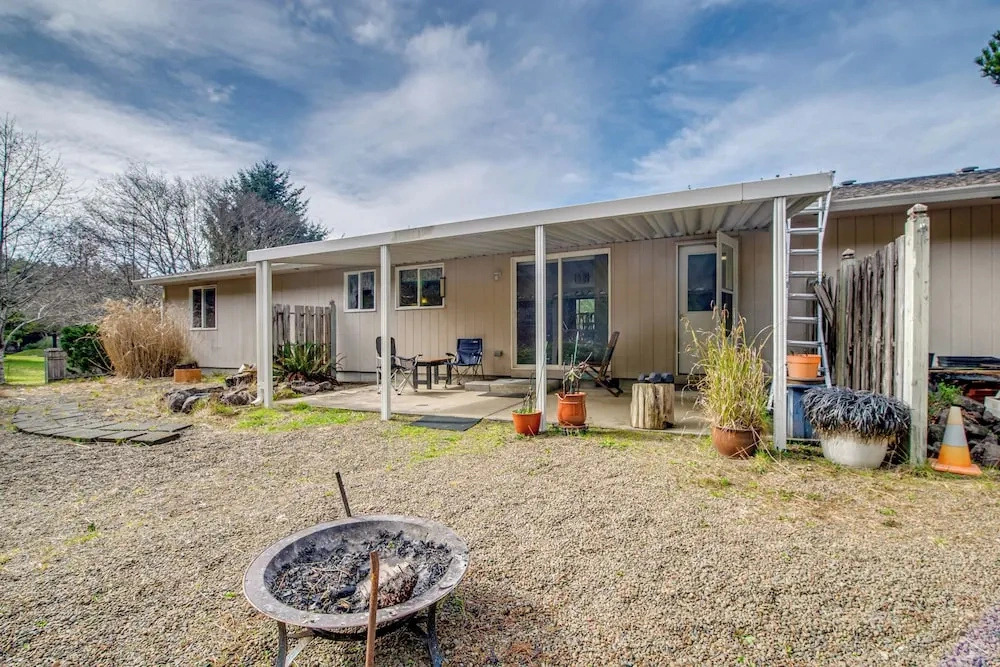 Ocean City Home w/ Fenced Yard: 1 Mi to Beach