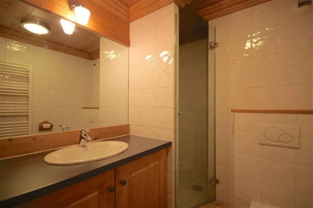 Lodge 12
