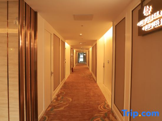 Poch Dream Hotel