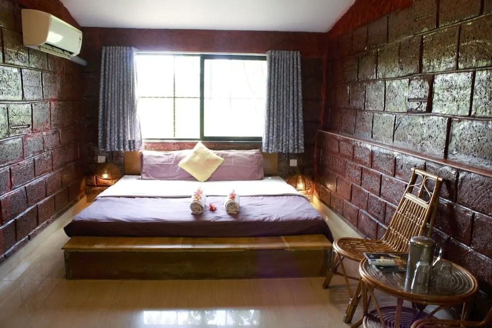 V Resorts Anandvan Wai