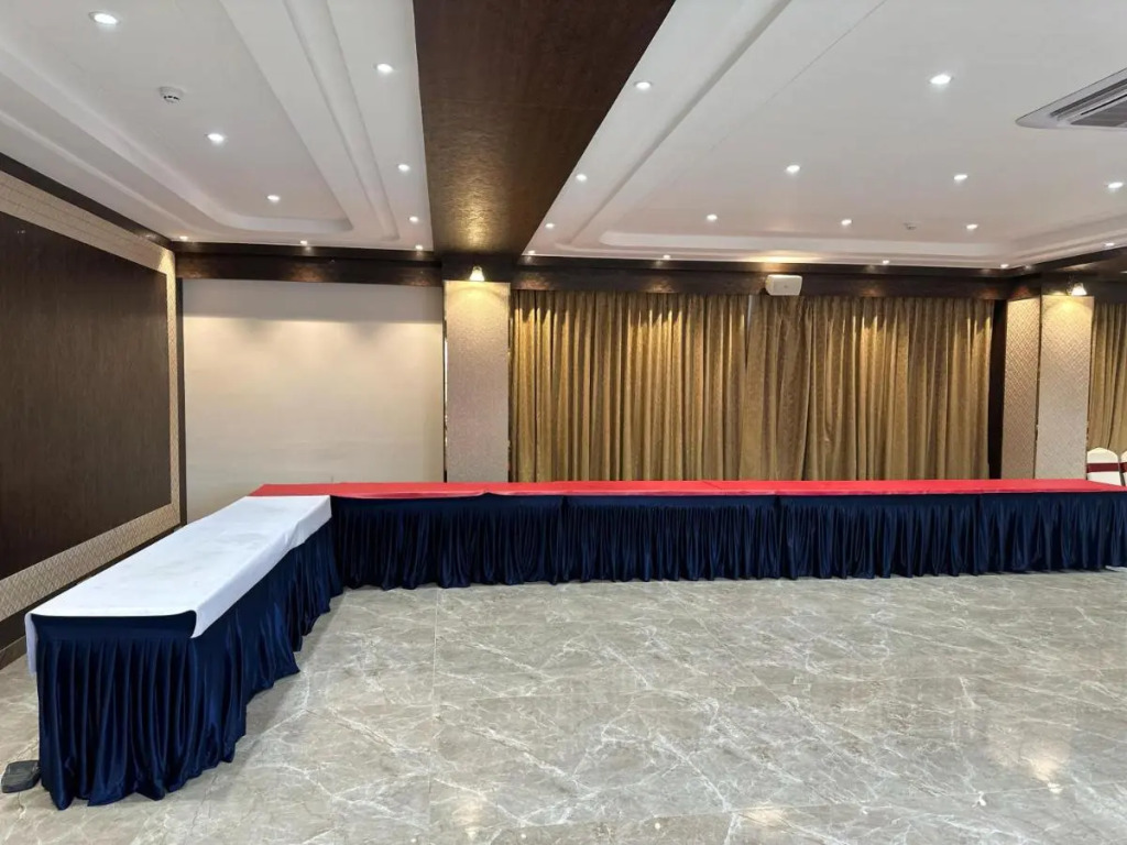 Monday Hotels Amalapuram Heights