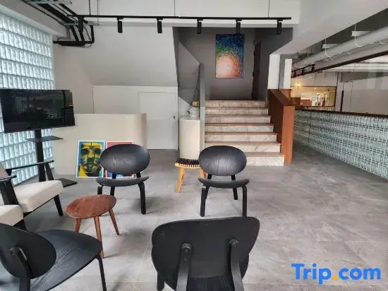 Q Space Sathorn - Narathiwas 18