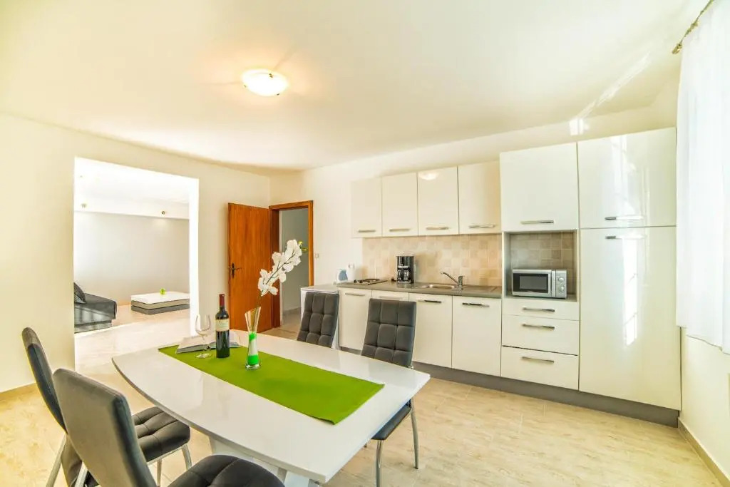 Apartments Ori