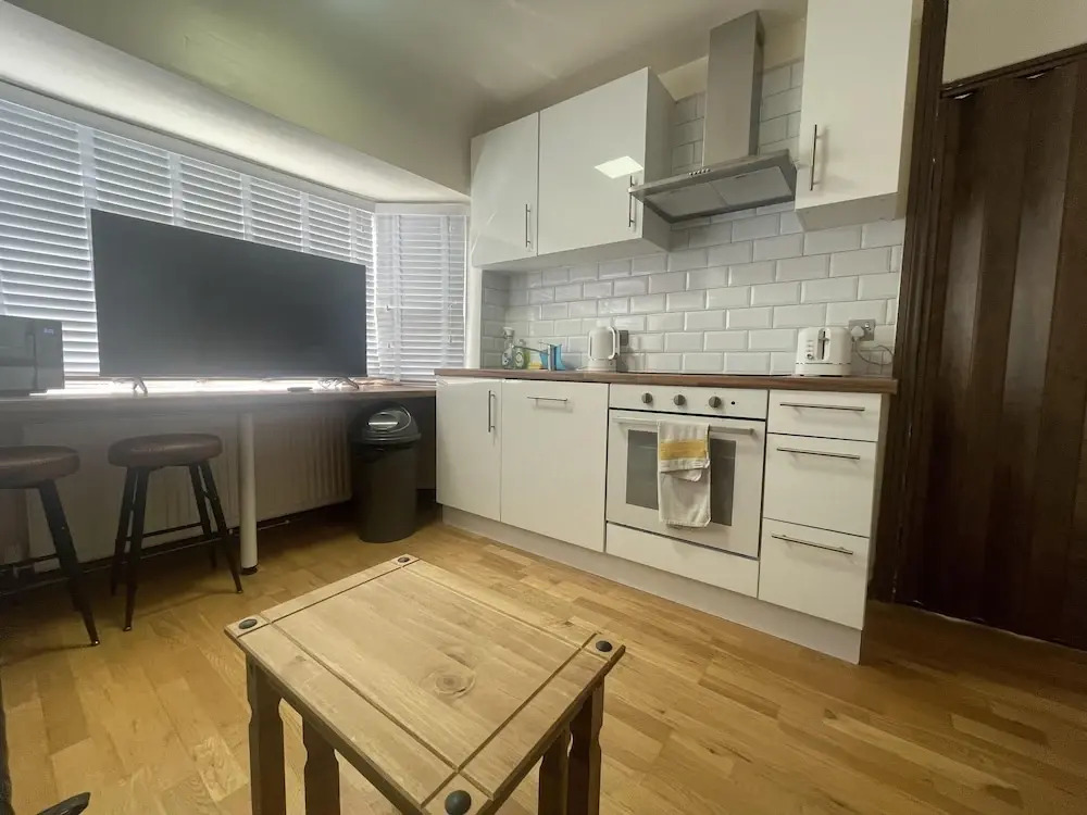 Cosy Heathrow Apartment With 2 Bedrooms